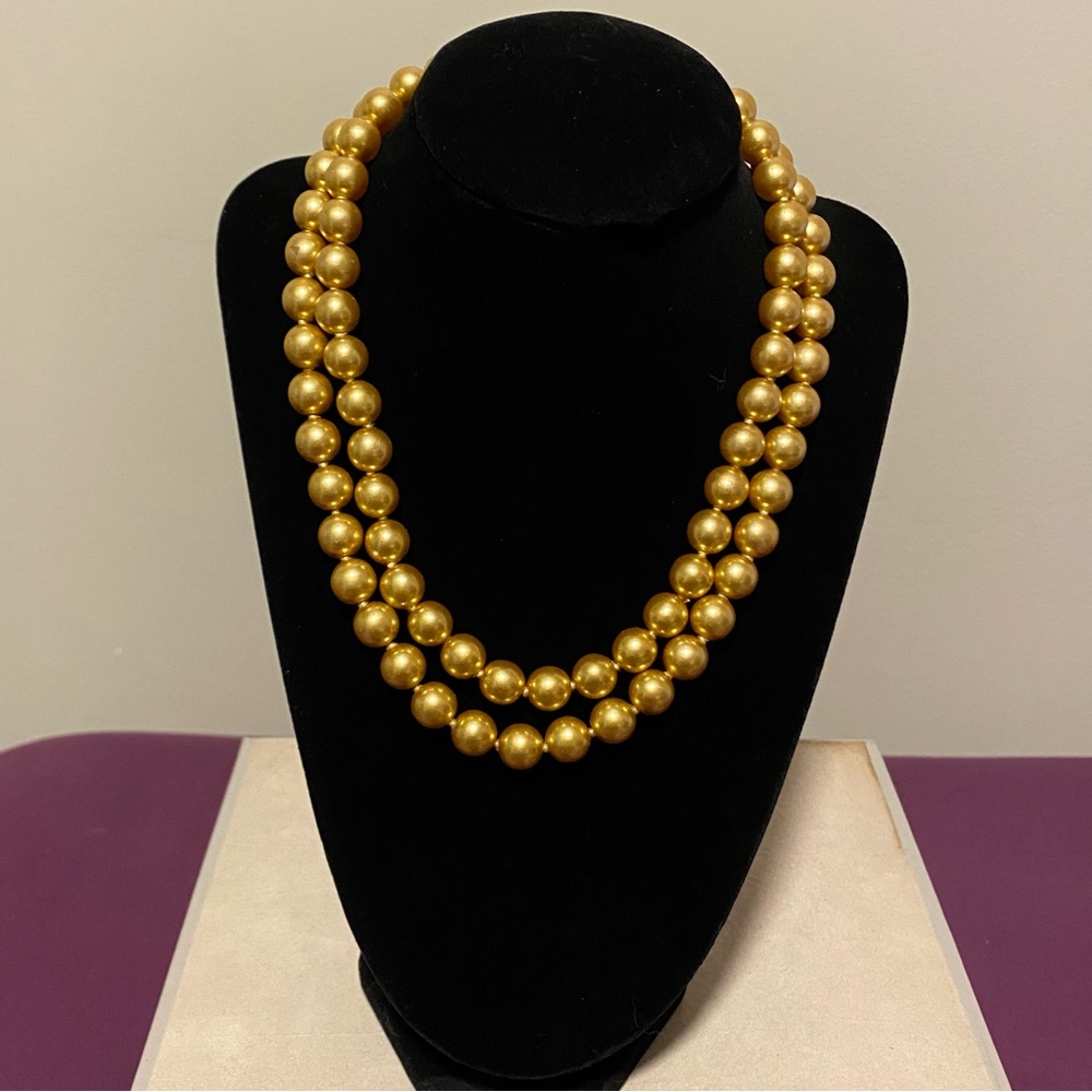 Vintage gold pearl necklace
